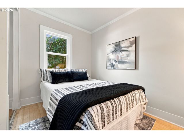 63 Ne BALDWIN St, Portland, OR 97211