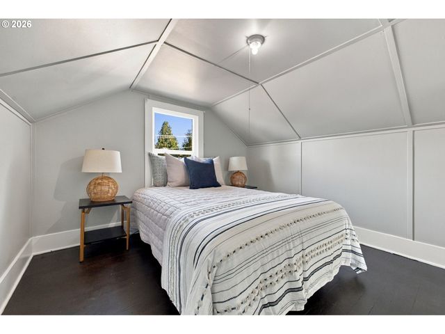 63 Ne BALDWIN St, Portland, OR 97211