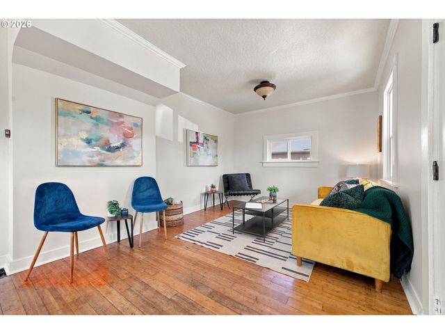 63 Ne BALDWIN St, Portland, OR 97211