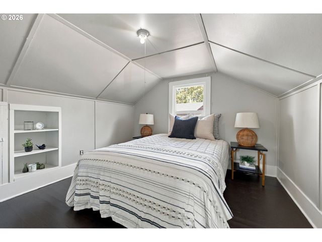 63 Ne BALDWIN St, Portland, OR 97211