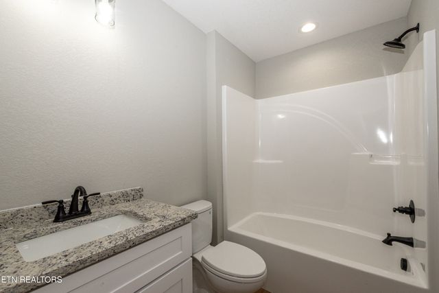 6105 Lanier Rd, Maryville, TN 37801