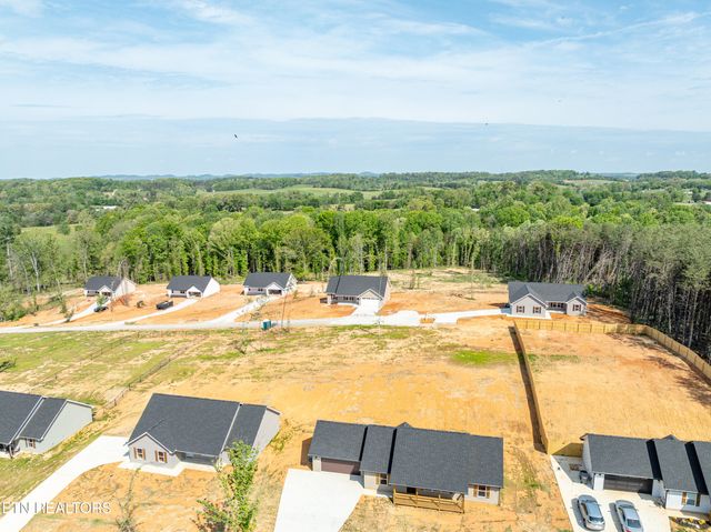 6105 Lanier Rd, Maryville, TN 37801
