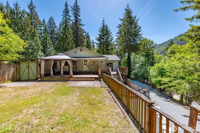 460 Lakeside Drive, Sedro Woolley, WA 98284