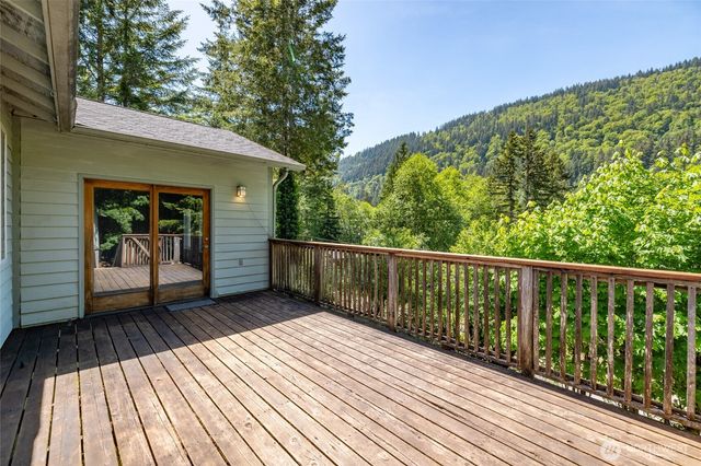 460 Lakeside Drive, Sedro Woolley, WA 98284