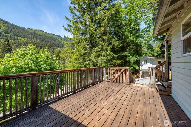 460 Lakeside Drive, Sedro Woolley, WA 98284