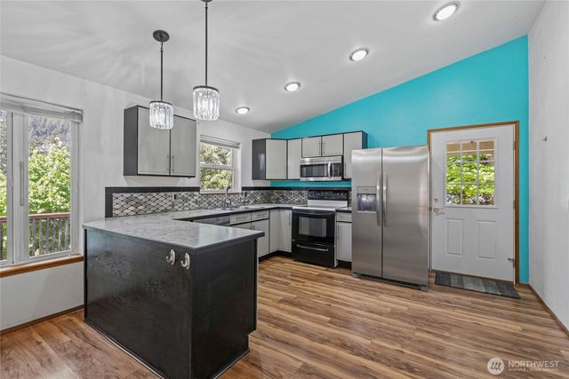 460 Lakeside Drive, Sedro Woolley, WA 98284