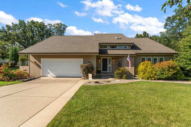 8748 Durbin Lane, Crown Point, IN 46307