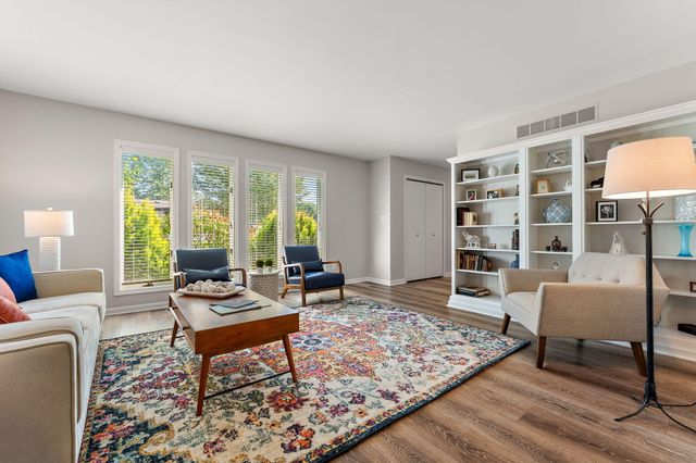 8748 Durbin Lane, Crown Point, IN 46307