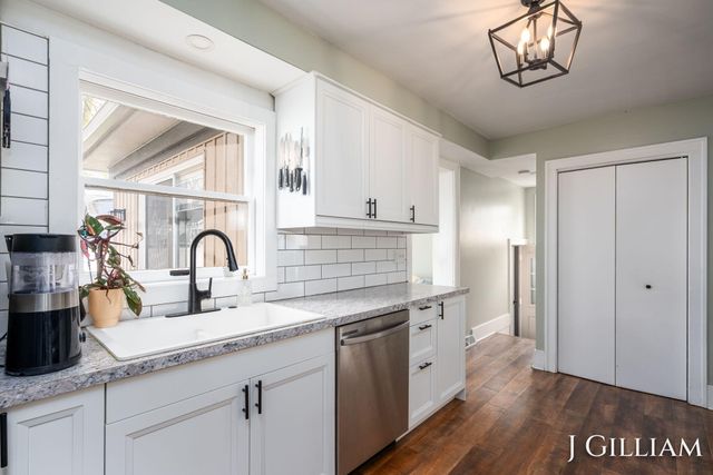587 S Shore Drive, Holland, MI 49423