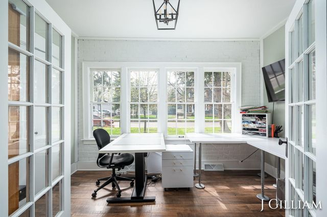 587 S Shore Drive, Holland, MI 49423