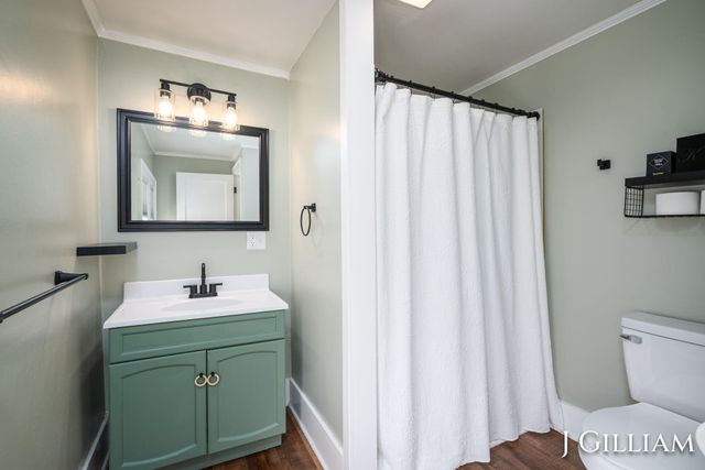 587 S Shore Drive, Holland, MI 49423