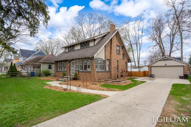 587 S Shore Drive, Holland, MI 49423