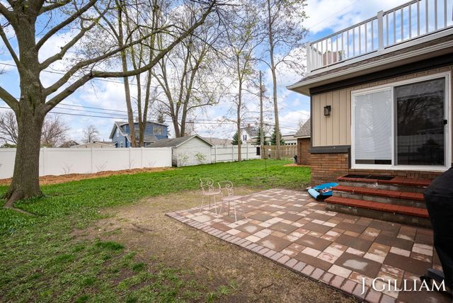 587 S Shore Drive, Holland, MI 49423