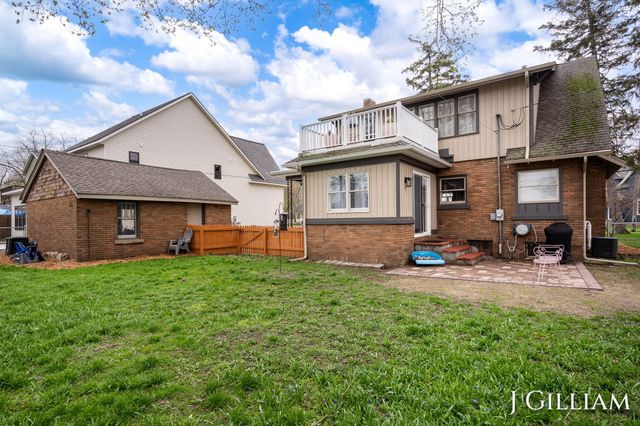 587 S Shore Drive, Holland, MI 49423