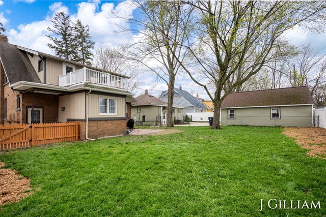 587 S Shore Drive, Holland, MI 49423