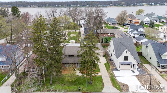 587 S Shore Drive, Holland, MI 49423