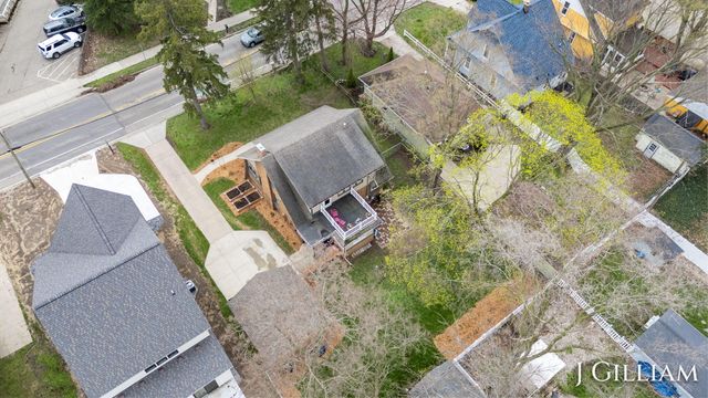 587 S Shore Drive, Holland, MI 49423