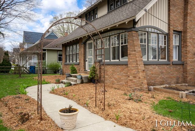 587 S Shore Drive, Holland, MI 49423