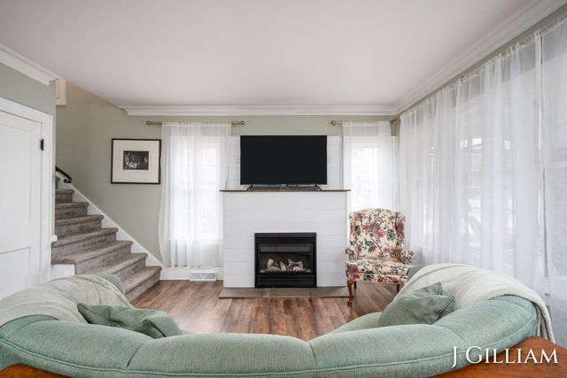 587 S Shore Drive, Holland, MI 49423