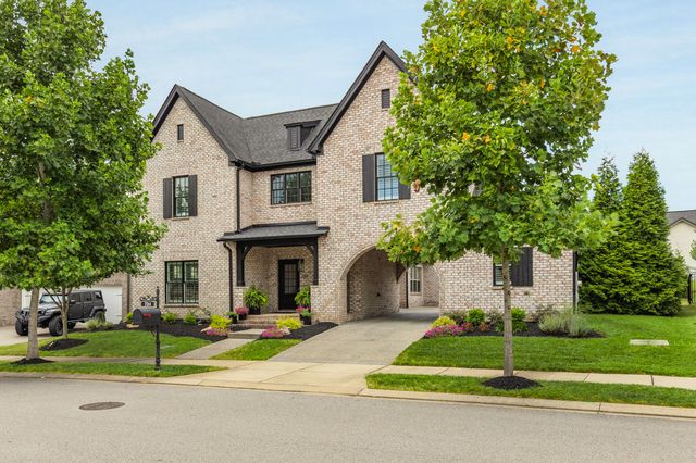 724 Fontwell Ln, Franklin, TN 37064