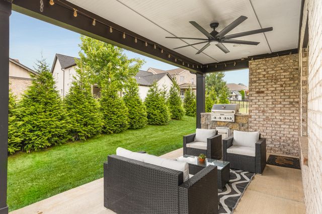 724 Fontwell Ln, Franklin, TN 37064