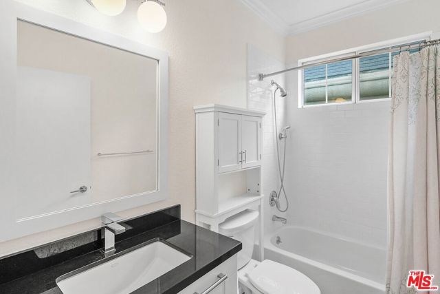 585 N Rossmore Avenue 501, Los Angeles, CA 90004