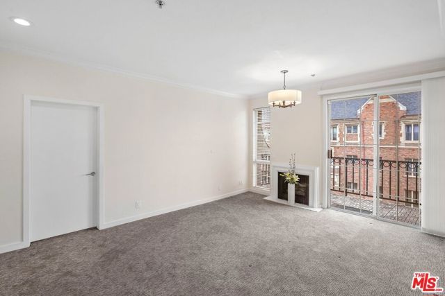 585 N Rossmore Avenue 501, Los Angeles, CA 90004