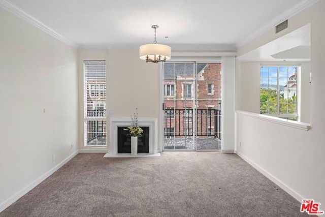 585 N Rossmore Avenue 501, Los Angeles, CA 90004