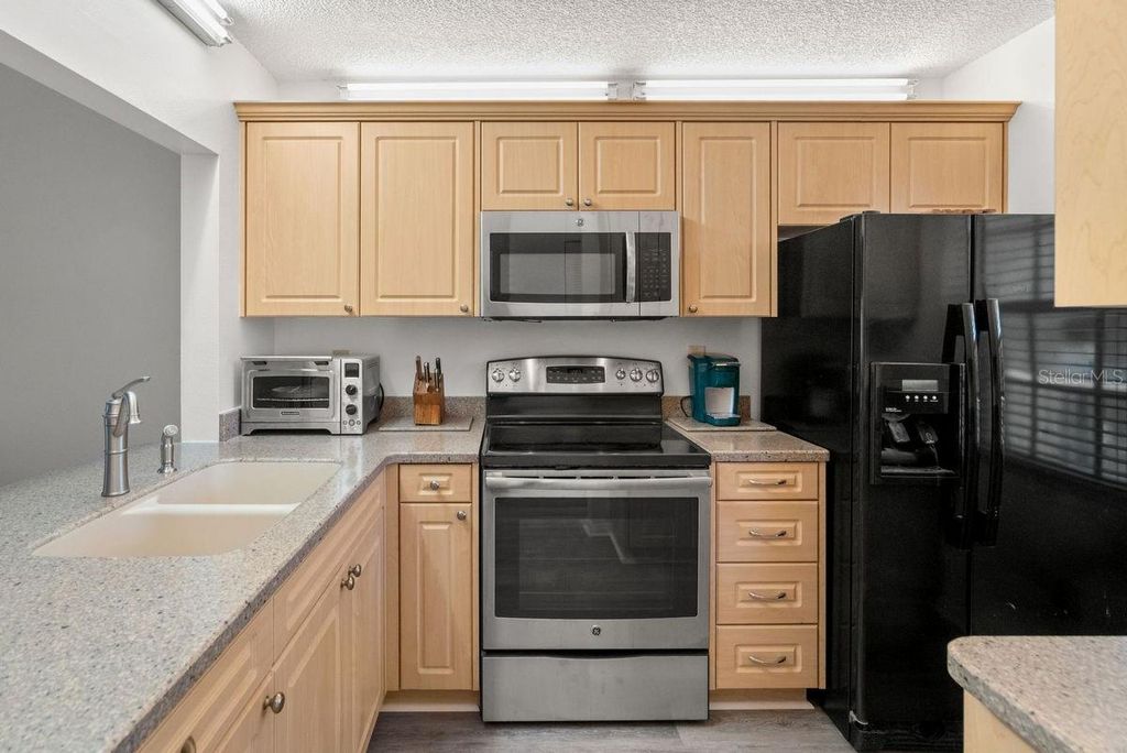 Image 11 of property listing at 1438 MILLSTREAM LANE 203, Dunedin, FL 34698