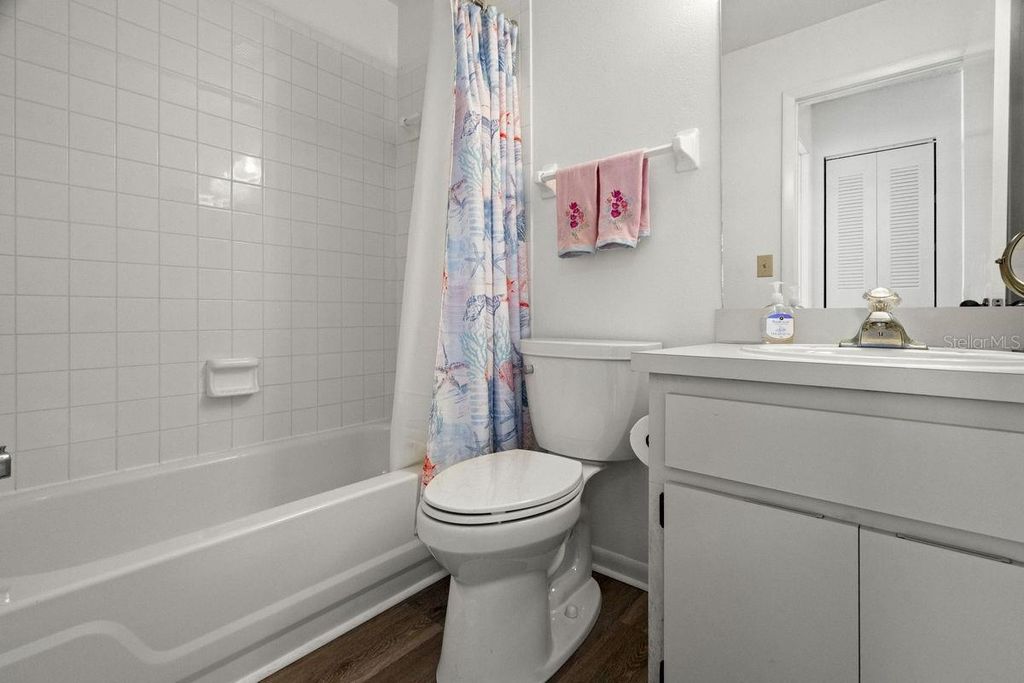 Image 25 of property listing at 1438 MILLSTREAM LANE 203, Dunedin, FL 34698