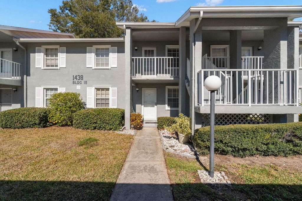 Image 5 of property listing at 1438 MILLSTREAM LANE 203, Dunedin, FL 34698