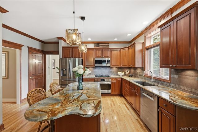 6275 Gott Creek, Clarence, NY 14051