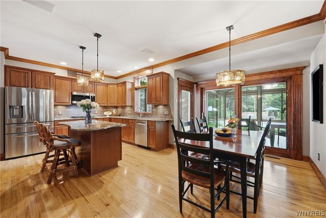 6275 Gott Creek, Clarence, NY 14051