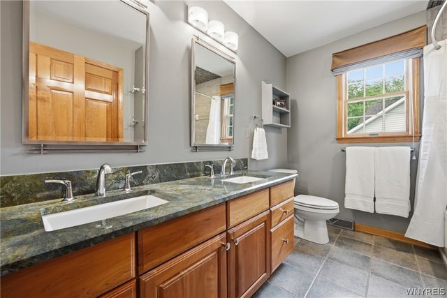 6275 Gott Creek, Clarence, NY 14051