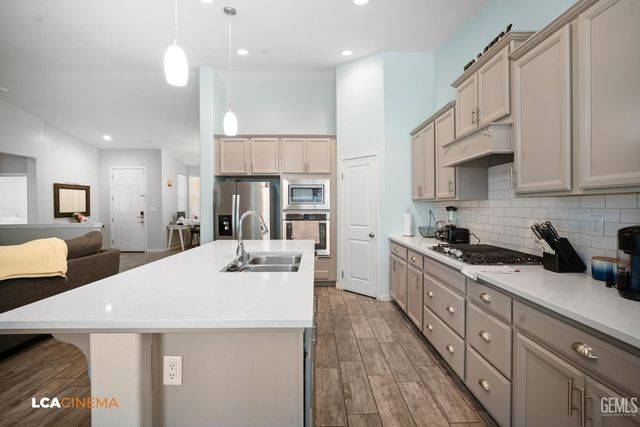 9909 Evansburg, Bakersfield, CA 93311