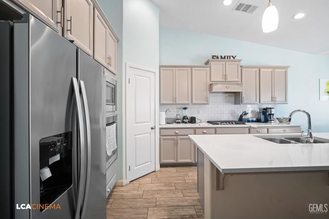 9909 Evansburg, Bakersfield, CA 93311
