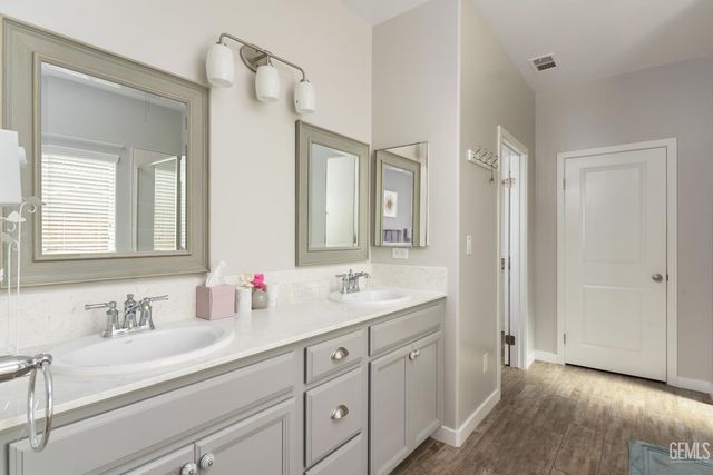 9909 Evansburg, Bakersfield, CA 93311