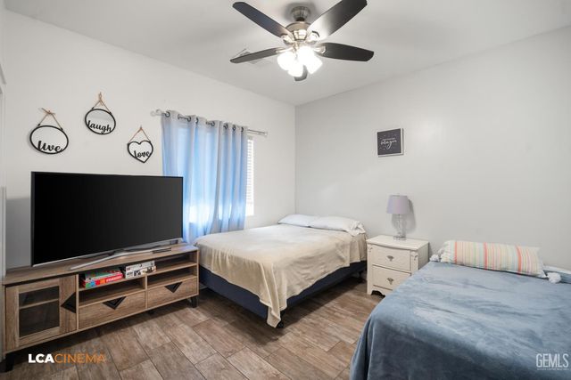 9909 Evansburg, Bakersfield, CA 93311
