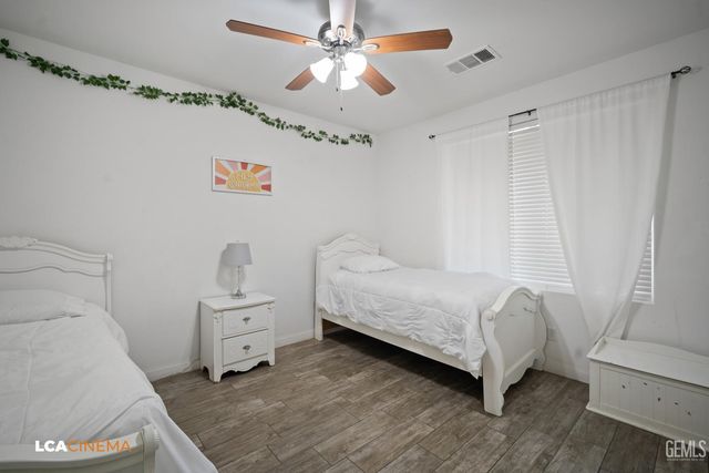9909 Evansburg, Bakersfield, CA 93311