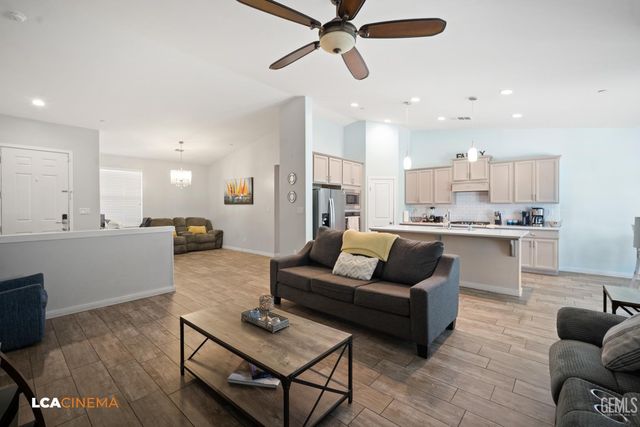 9909 Evansburg, Bakersfield, CA 93311
