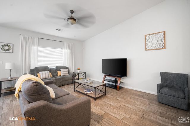 9909 Evansburg, Bakersfield, CA 93311