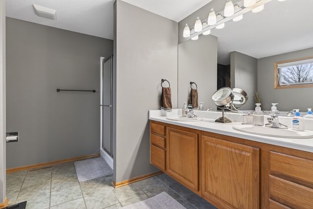 905 NE 28th Street, Ankeny, IA 50021