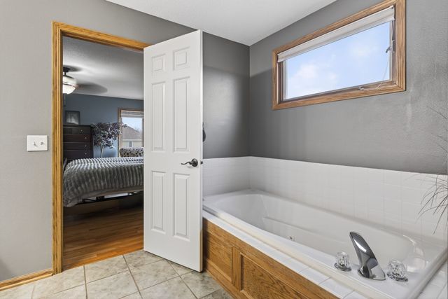 905 NE 28th Street, Ankeny, IA 50021