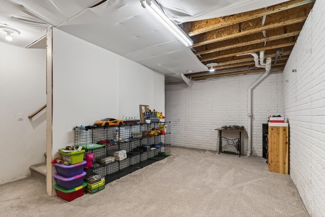 905 NE 28th Street, Ankeny, IA 50021