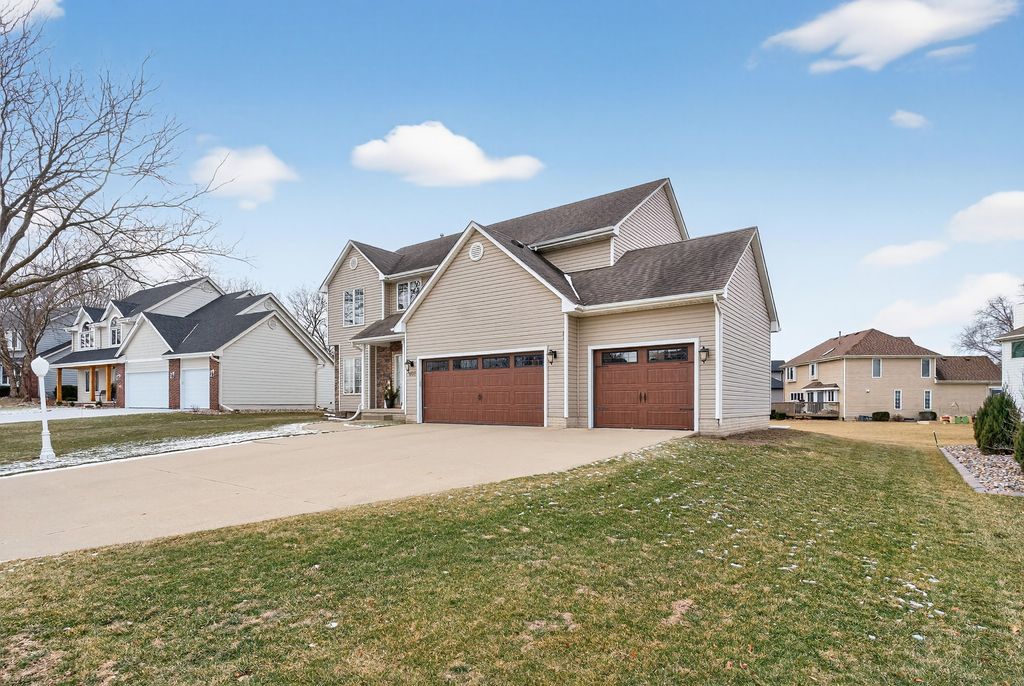 905 NE 28th Street, Ankeny, IA 50021