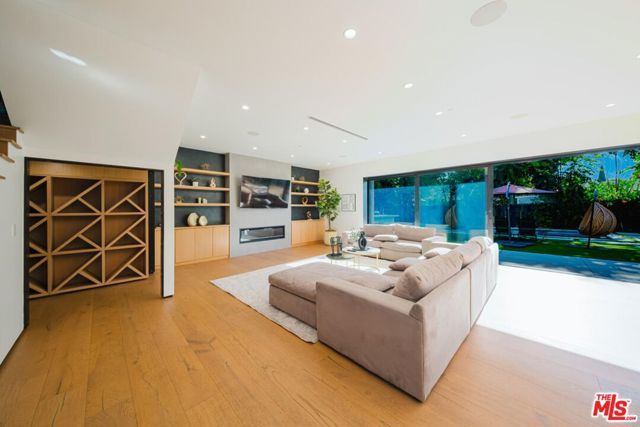 5141 Varna Avenue, Sherman Oaks, CA 91423