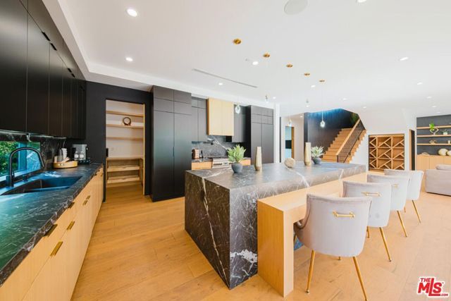 5141 Varna Avenue, Sherman Oaks, CA 91423