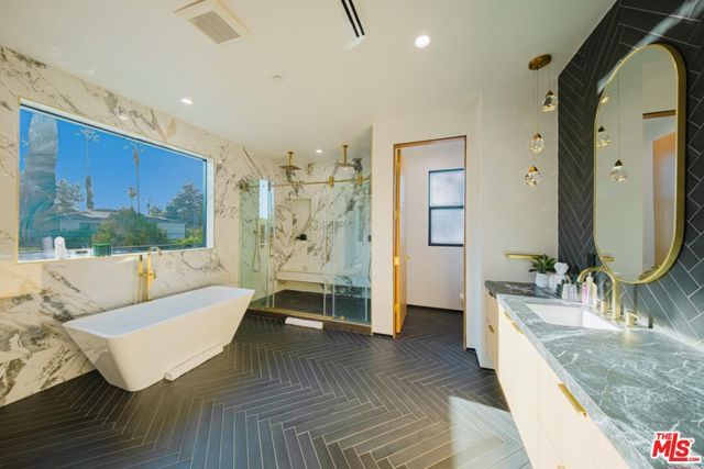 5141 Varna Avenue, Sherman Oaks, CA 91423