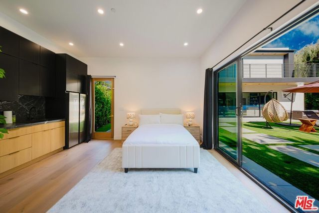 5141 Varna Avenue, Sherman Oaks, CA 91423