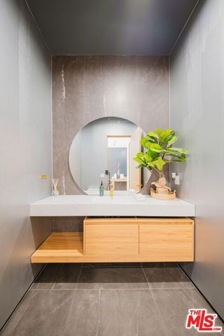 5141 Varna Avenue, Sherman Oaks, CA 91423